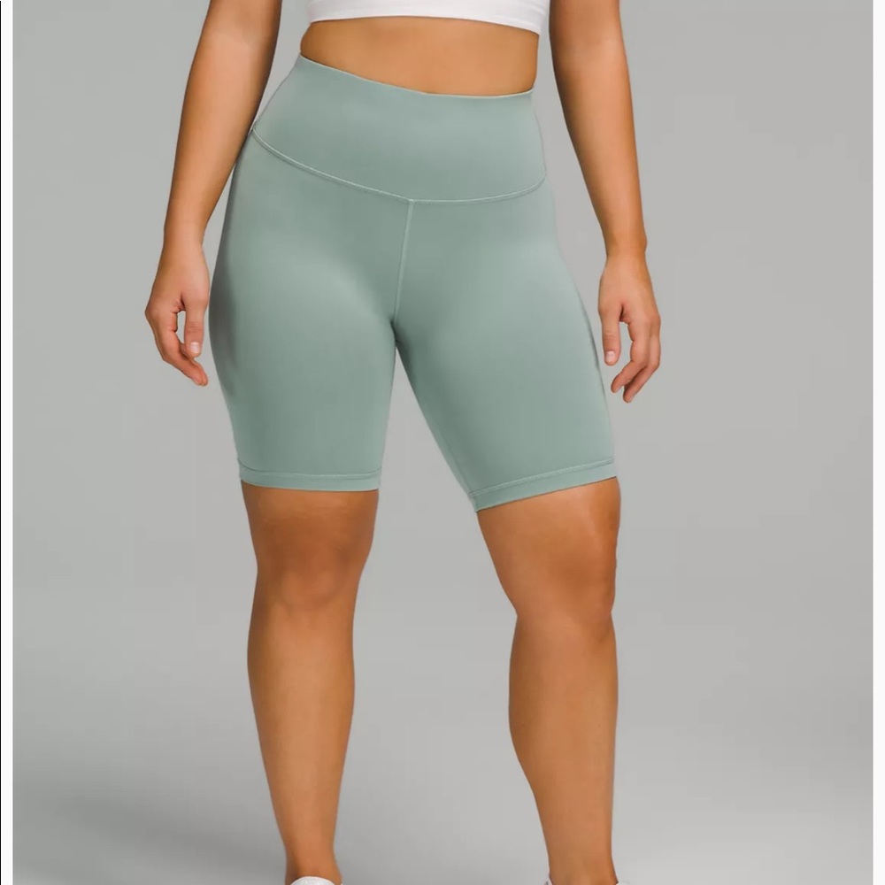 Lululemon wunder train 8” short misty glade